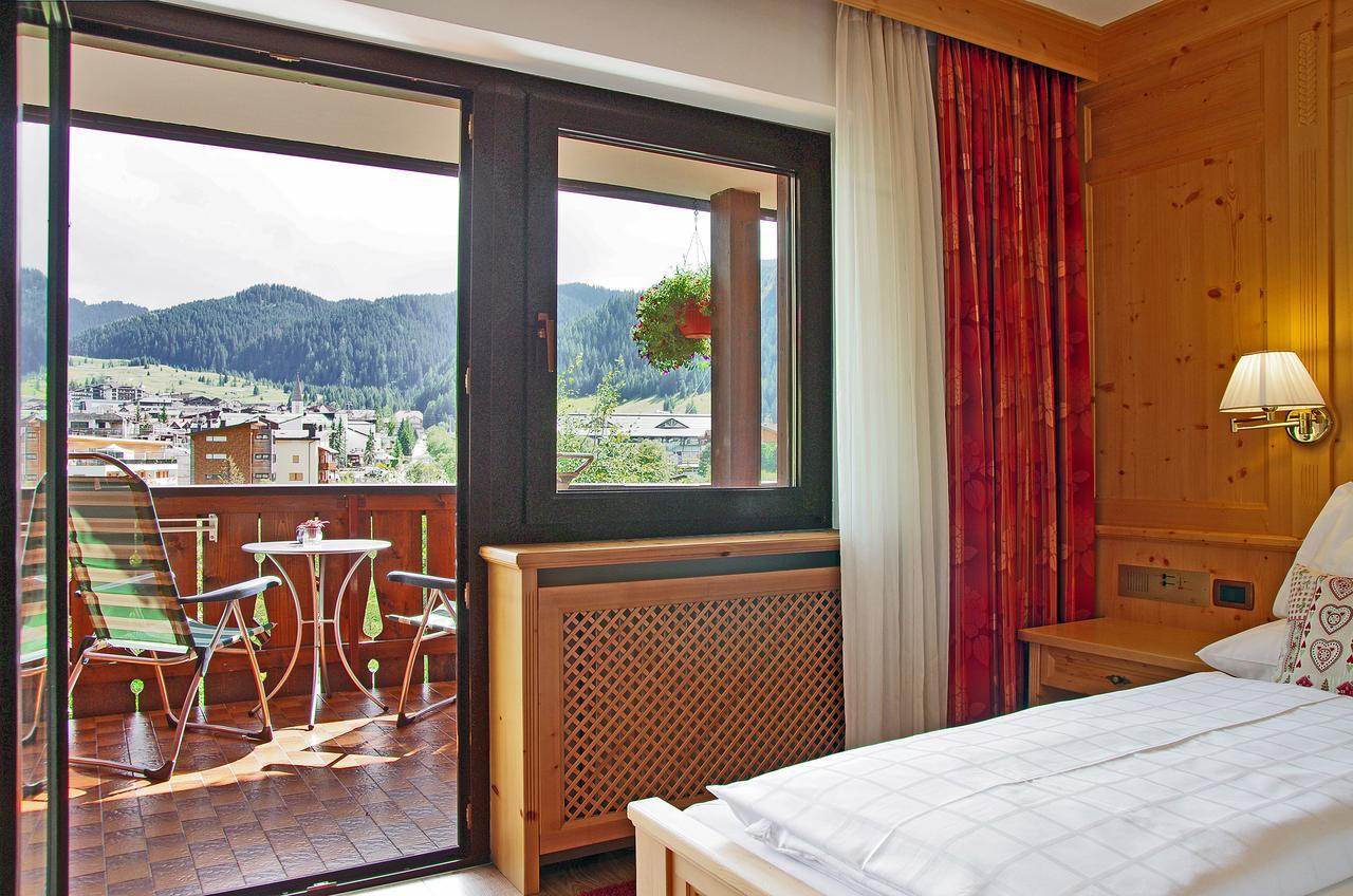 Mountain B&B - La Scalira Корвара-ин-Бадия Экстерьер фото