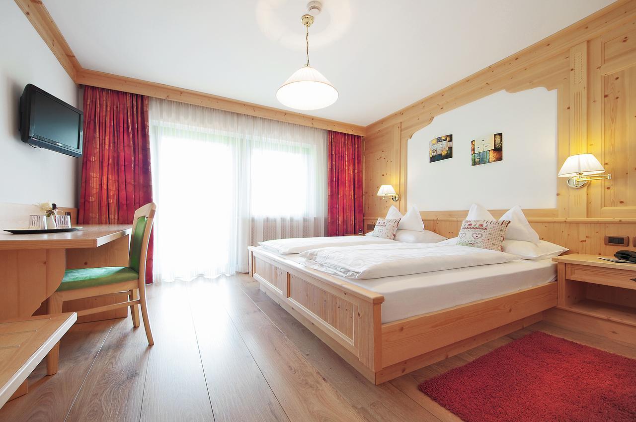 Mountain B&B - La Scalira Корвара-ин-Бадия Экстерьер фото