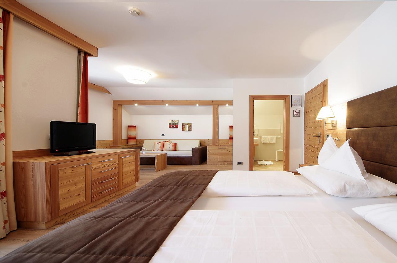 Mountain B&B - La Scalira Корвара-ин-Бадия Экстерьер фото